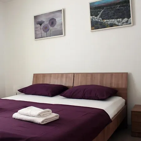 Cozy Skalini *