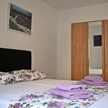 Cozy Skalini *