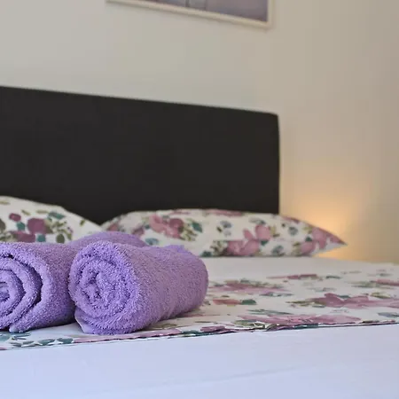 Cozy Skalini