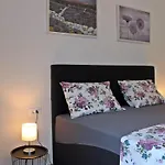 Cozy Skalini 公寓